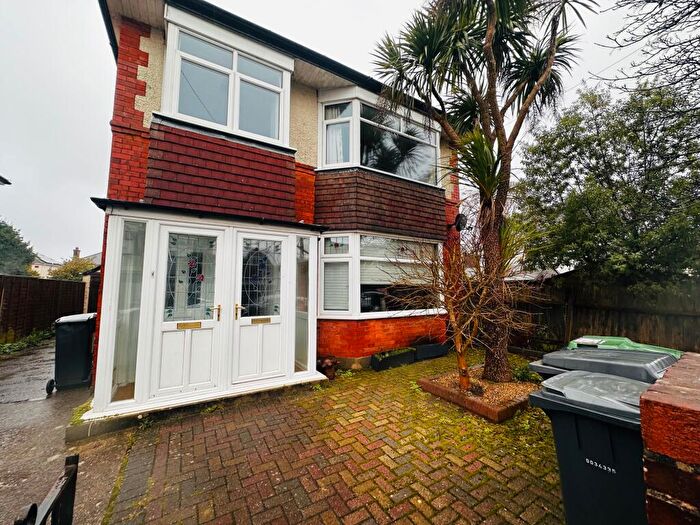 2 Bedroom Flat To Rent In Maclaren Road, Bournemouth, BH9