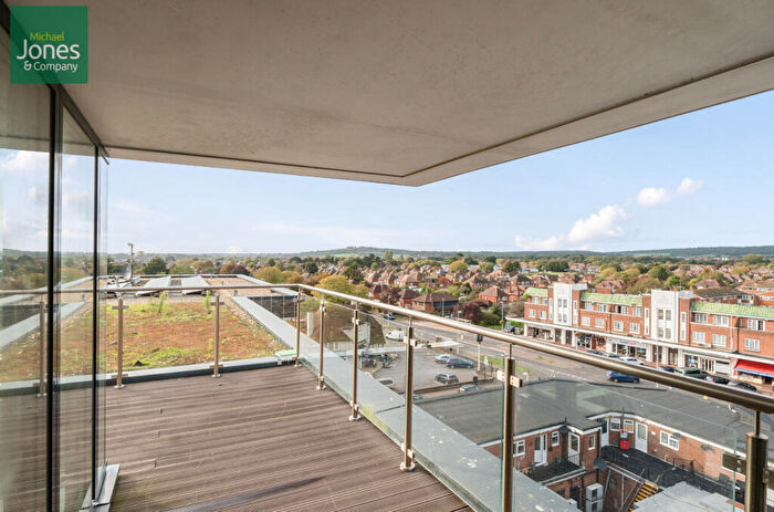 2 Bedroom Flat To Rent In The Causeway, Goring-by-Sea, Worthing, West Sussex, BN12