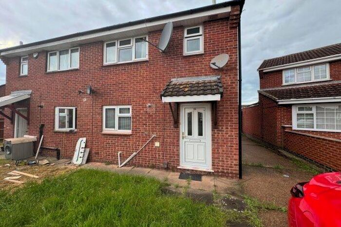 3 Bedroom Detached House To Rent In Faldo Close, Leicester, LE4