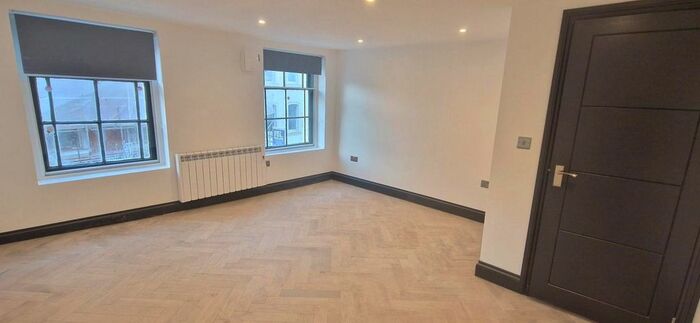 1 Bedroom Flat To Rent In Montague Street, Worthing Central, Worthing, BN11