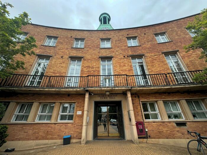 1 Bedroom Flat To Rent In Constable Close, Friern Barnet, North London, N11