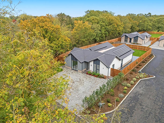 3 Bedroom Bungalow For Sale In Little Burstead, Billericay, CM12