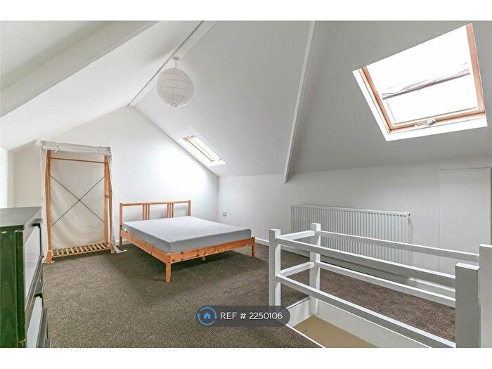 2 Bedroom Flat To Rent In Fourth Avenue, Bristol, BS7