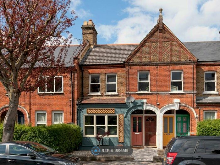 2 Bedroom Flat To Rent In Warner Road, London, E17