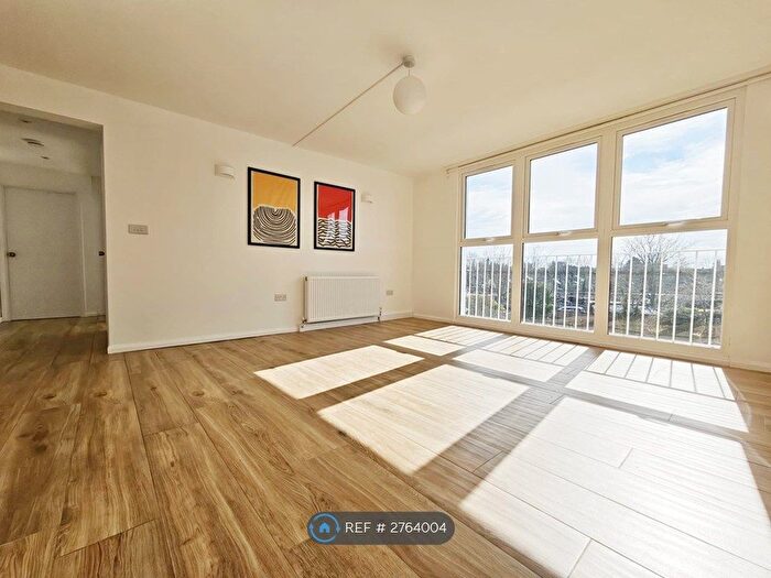 3 Bedroom Flat To Rent In Boyn Valley Road, Maidenhead, SL6