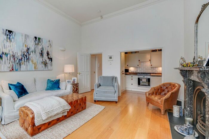 2 Bedroom Flat To Rent In Nevern Square, London, SW5