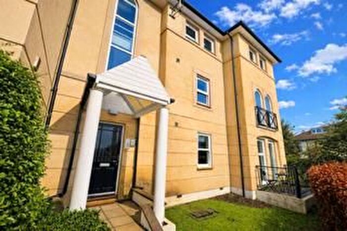2 Bedroom Flat For Sale In Elmgrove Park, Redland, BS6