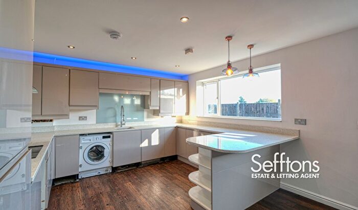 3 Bedroom Detached Bungalow For Sale In Valley Side Road, Norwich, Norfolk, NR1