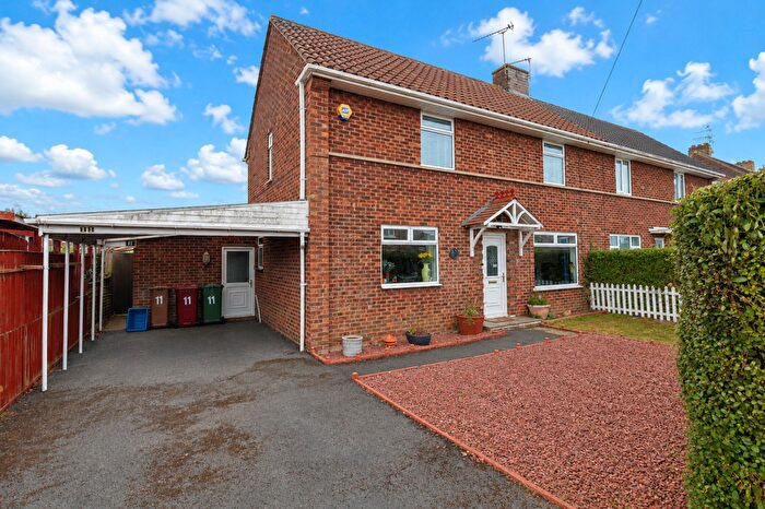 3 Bedroom Semi-Detached House For Sale In Springbank, Brigg, DN20
