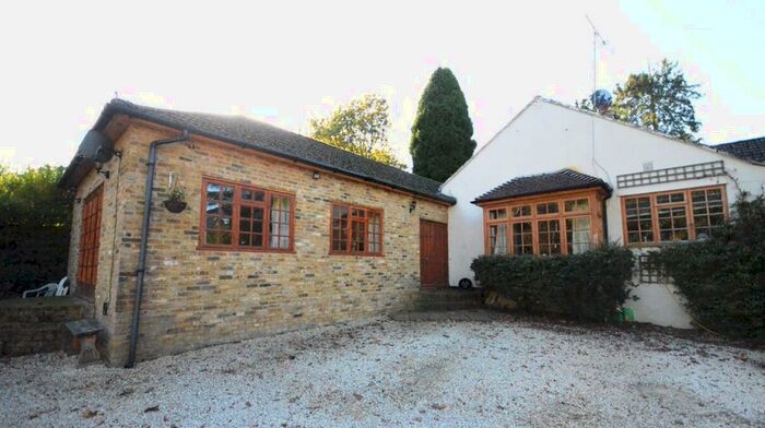 2 Bedroom Property To Rent In Westwood Road, Windlesham, GU20