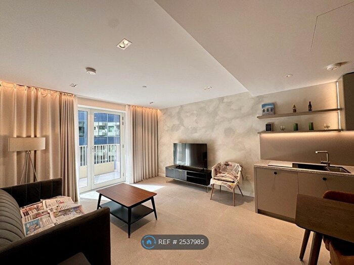 1 Bedroom Flat To Rent In Lewis Cubitt Square Kings Cross, London, N1C