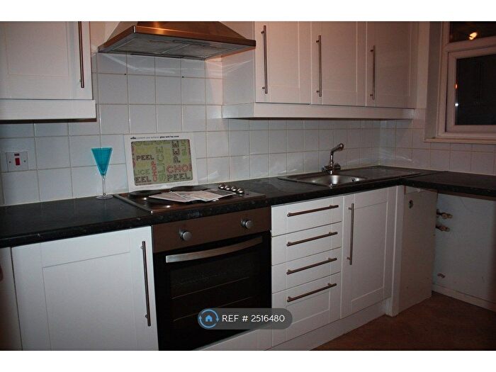 2 Bedroom Maisonette To Rent In Harden Close, Walsall, WS3