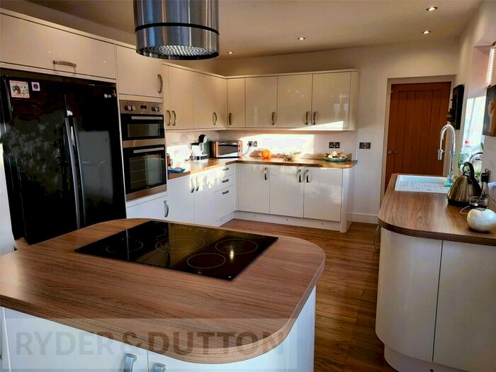 2 Bedroom Bungalow To Rent In Mostyn Street, Dukinfield, Greater Manchester, SK16