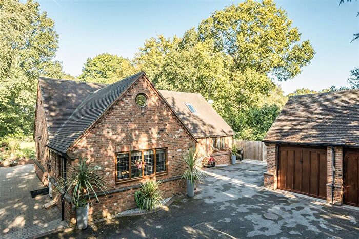 4 Bedroom Detached House For Sale In Finchampstead Road, Finchampstead, Berkshire, RG40