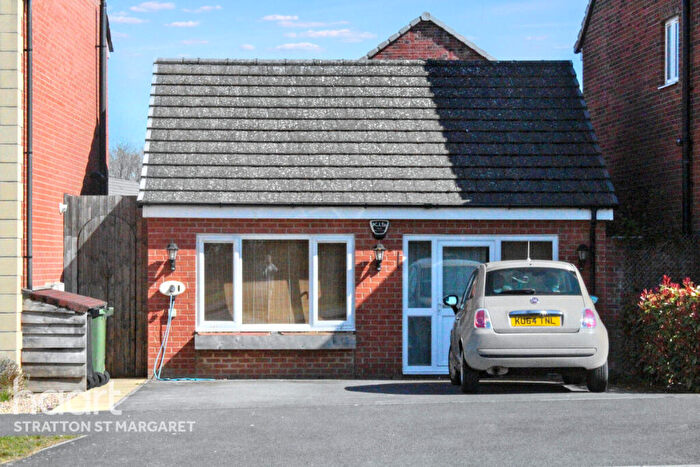 5 Bedroom Detached House For Sale In Biddestone Avenue, Swindon, SN3