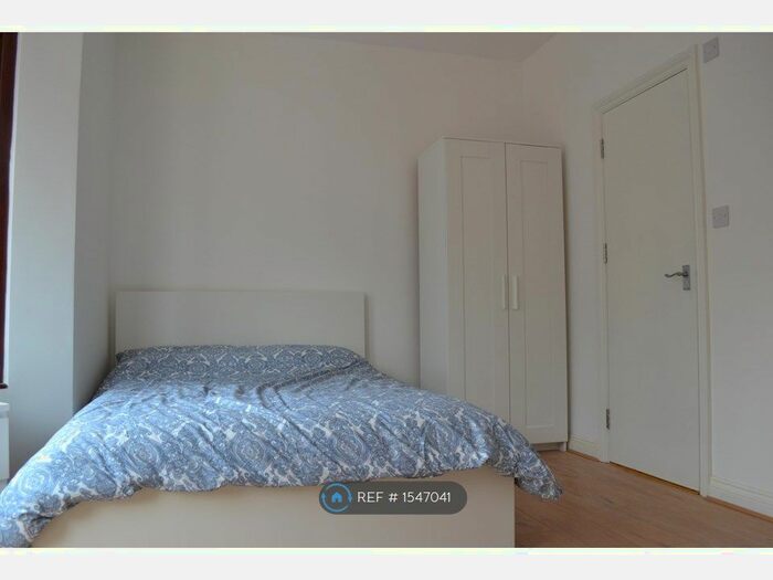 Studio To Rent In Hamilton Road, Ilford, IG1