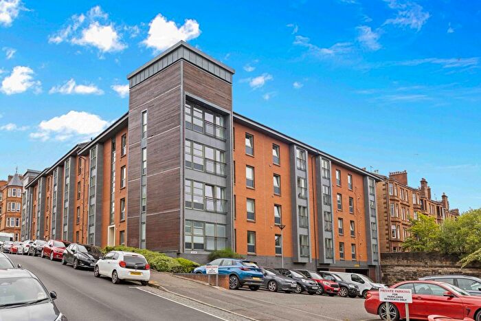 3 Bedroom Flat For Sale In Thornwood Avenue, Thornwood, G11