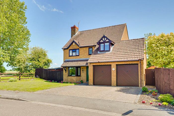 4 Bedroom Detached House For Sale In Eaton Park, Eaton Bray, Leighton Buzzzard, LU6
