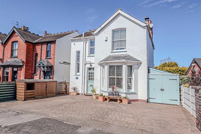 3 Bedroom Detached House For Sale In Elm Drive, Carlton, Nottingham, NG4