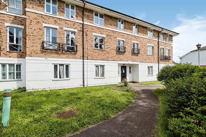 2 Bedroom Flat For Sale In Forsythia Close, Ilford, IG1