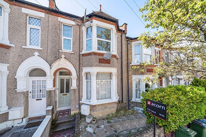 1 Bedroom Flat For Sale In Chancelot Road, Abbey Wood, SE2