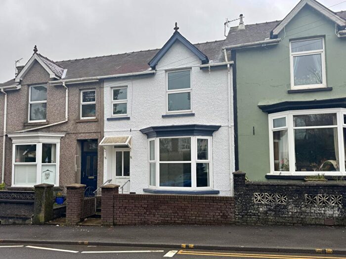 4 Bedroom House To Rent In Rhosmaen Street, Llandeilo, SA19