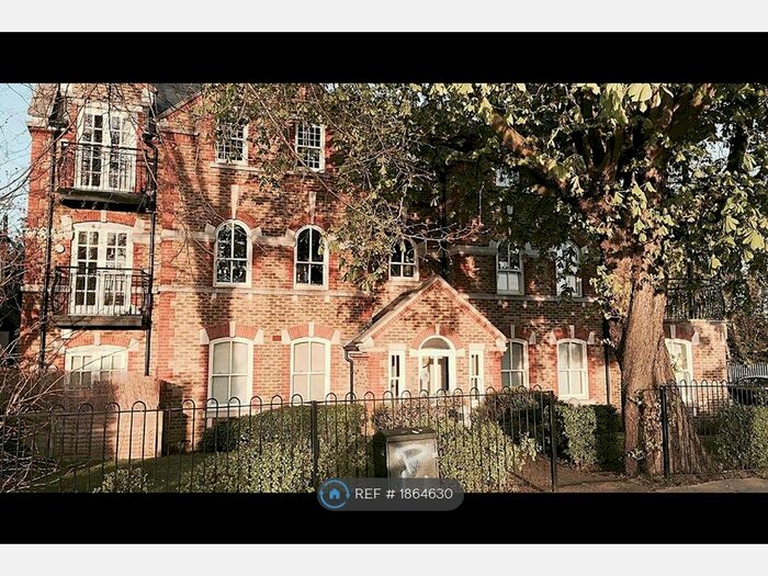 2 Bedroom Flat To Rent In Hetton House, Loughton, IG10