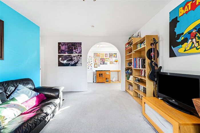 1 Bedroom Flat For Sale In Tylersfield, Abbots Langley, Hertfordshire, WD5