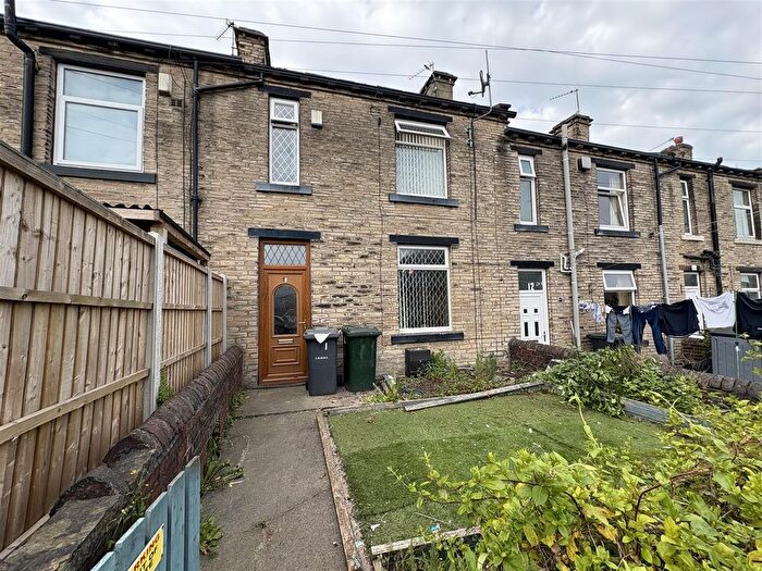 2 Bedroom Terraced House For Sale In Laverack Field, Wyke, Bradford, BD12