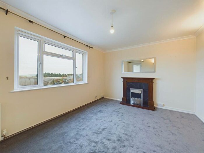 2 Bedroom Flat To Rent In Trecarrell Close, Launceston, PL15