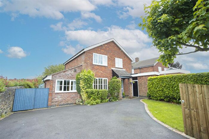 4 Bedroom Detached House For Sale In New Road, Wingerworth, Chesterfield, S42