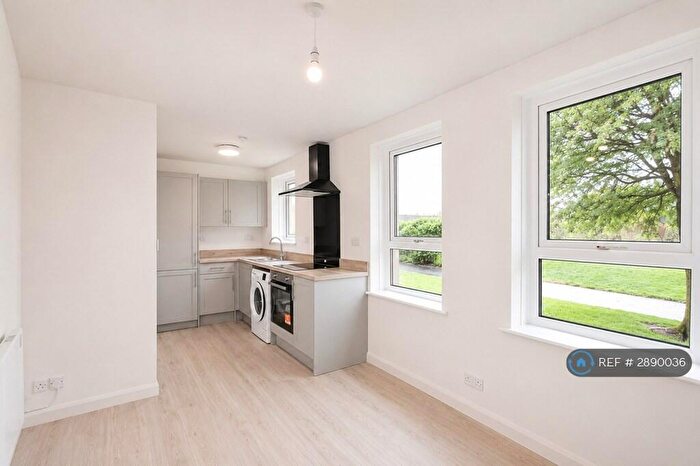 Studio To Rent In Newton Mearns, Glasgow, G77