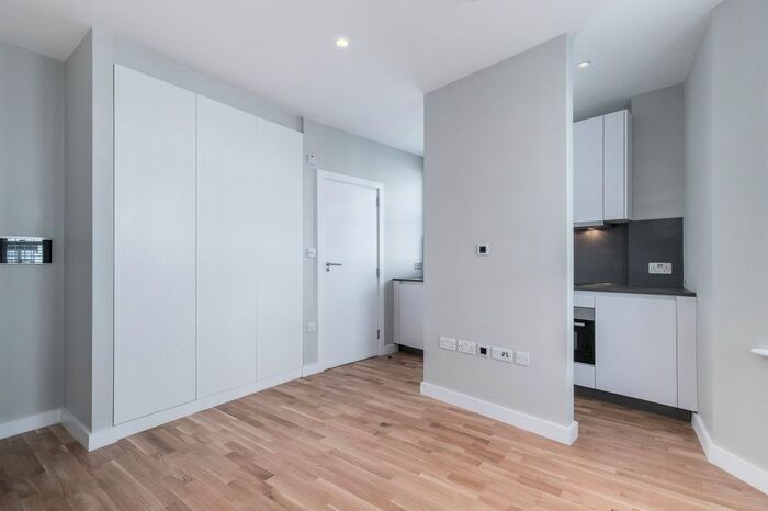 Studio To Rent In Oaklands Road, London, NW2
