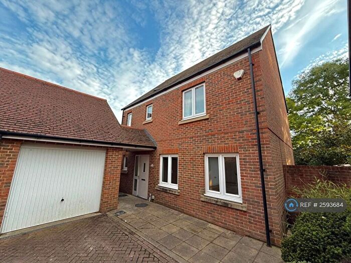 4 Bedroom Detached House To Rent In Abbess Way, Waterlooville, PO7