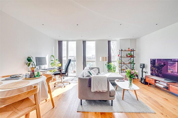 2 Bedroom Flat To Rent In Sharp House, Goldhawk Road, London, W12