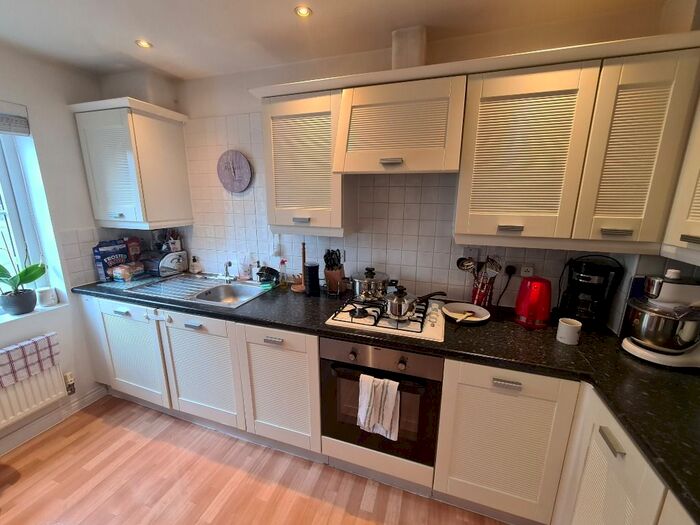 3 Bedroom Semi-Detached House To Rent In Woodland Walk, Aldershot, GU12