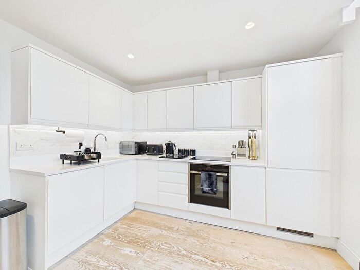 2 Bedroom Maisonette To Rent In Ham Road, Shoreham-by-Sea, BN43
