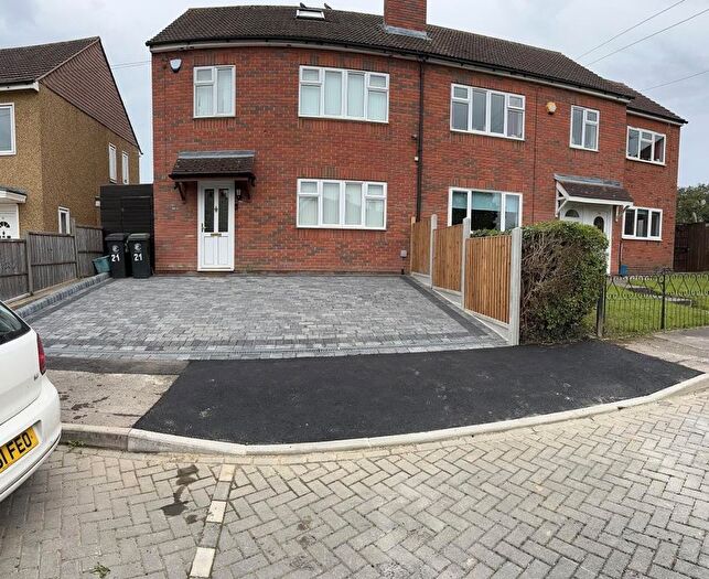 3 Bedroom End Of Terrace House To Rent In Paley Gardens, Loughton, IG10
