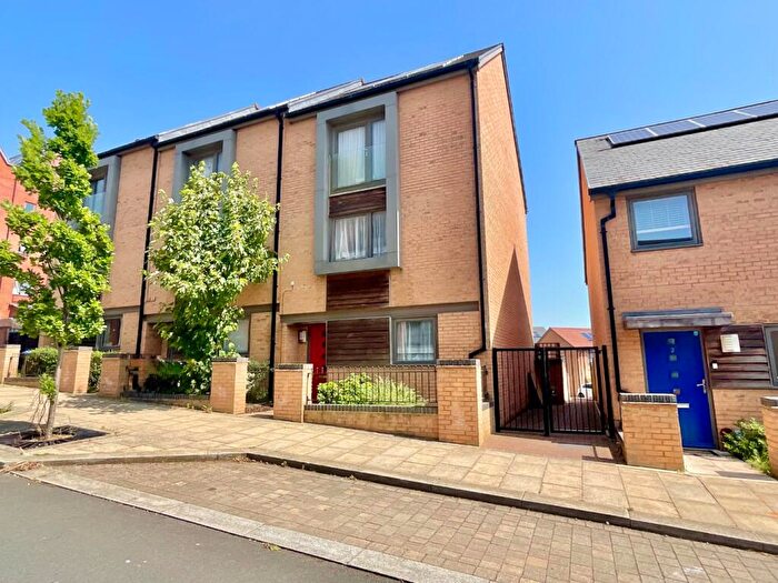 4 Bedroom Town House For Sale In Boswell Street, Upton, NN5