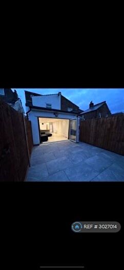 2 Bedroom Flat To Rent In Fernlea Rd, Balham, Clapham, Tooting, Brixton, Oval, SW12