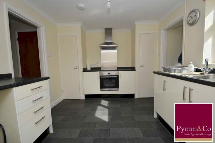 2 Bedroom Chalet To Rent In Low Road, Drayton, NR8