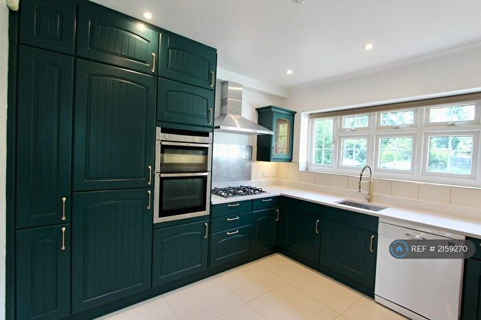 4 Bedroom Detached House To Rent In Hawthorne Road, Bromley, BR1