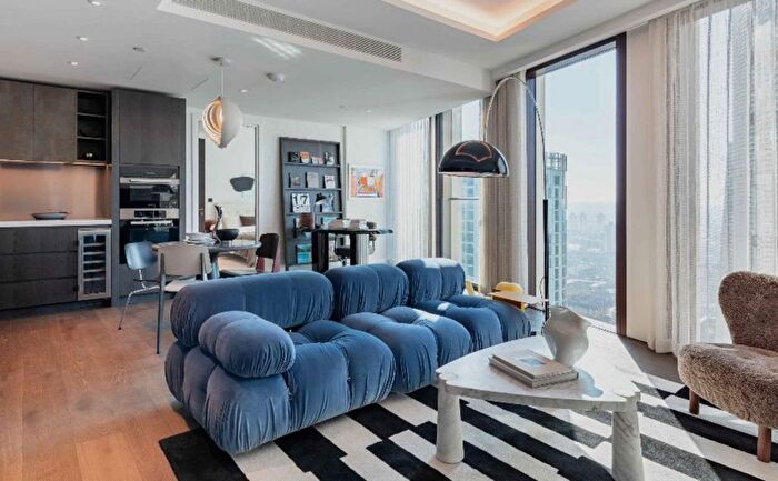 2 Bedroom Flat To Rent In Carnation Way, London, SW8