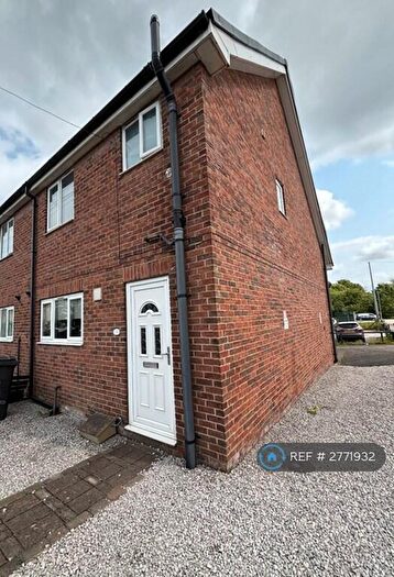 3 Bedroom Semi-Detached House To Rent In Heath Road, Holmewood, Chesterfield, S42