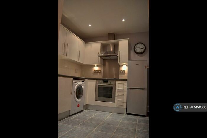 1 Bedroom Flat To Rent In Peckham, London, SE5