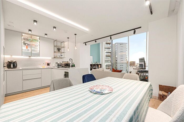 2 Bedroom Flat To Rent In Bollinder Place, London, EC1V
