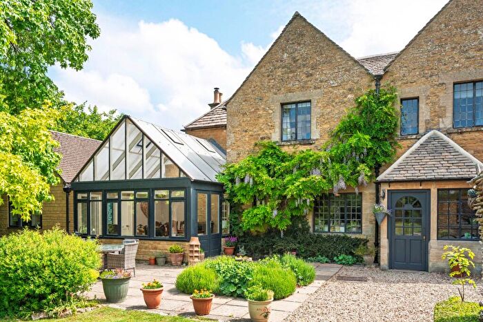 6 Bedroom Detached House For Sale In Moore Road, Bourton On The Water, GL54