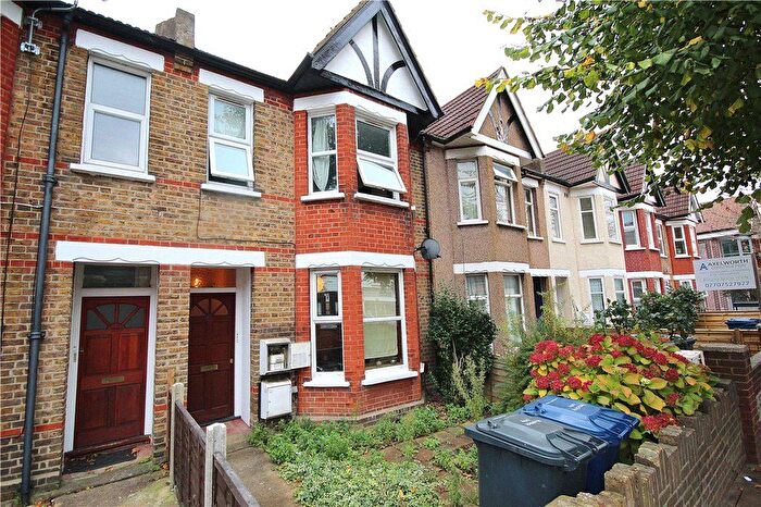 1 Bedroom Flat To Rent In Northfield Avenue, Ealing, W13
