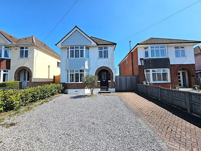 3 Bedroom Detached House For Sale In Harbour Hill Road, Oakdale, Poole, BH15