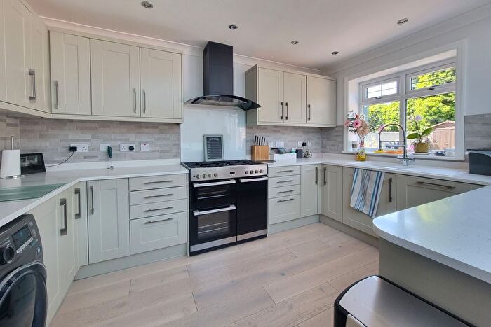 4 Bedroom Detached Bungalow To Rent In Drayton, Hampshire, PO6